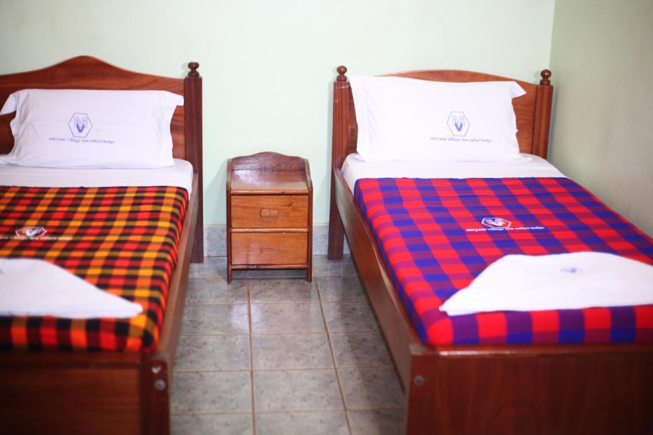 Miryams Village Inn Safari Lodge Sultan Hamud Buitenkant foto