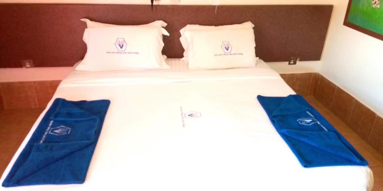 Miryams Village Inn Safari Lodge Sultan Hamud Buitenkant foto