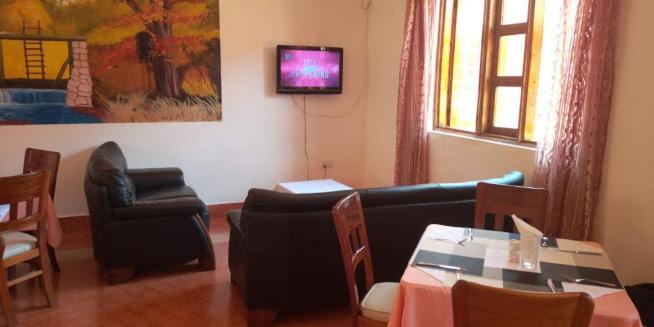 Miryams Village Inn Safari Lodge Sultan Hamud Buitenkant foto